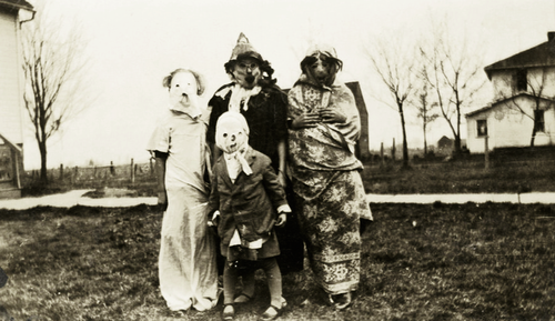 Creepy Halloween Costumes from bewteen 1930's - 1940's (2)