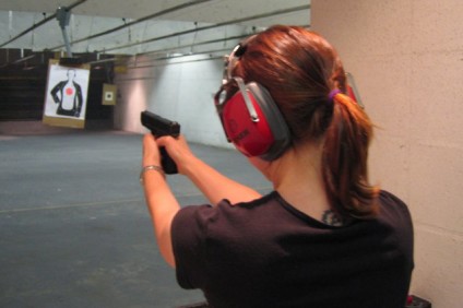 woman shooting glock