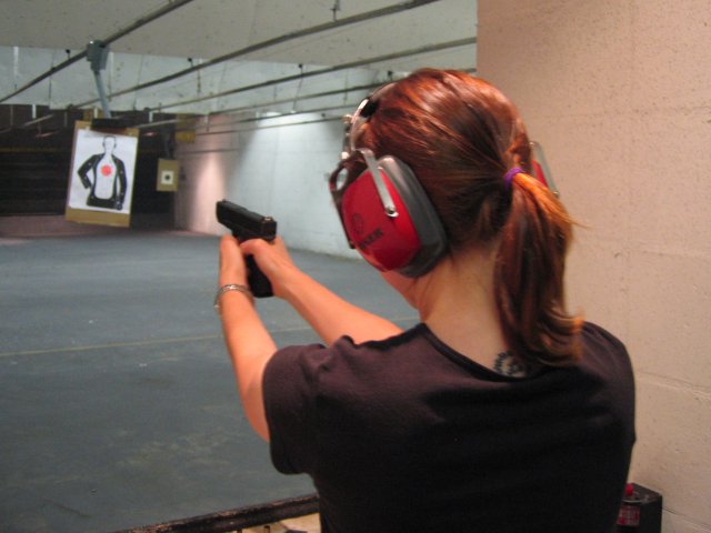 woman shooting glock